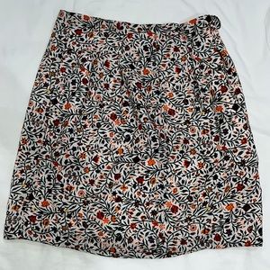 Ann Taylor floral skirt with pockets!!